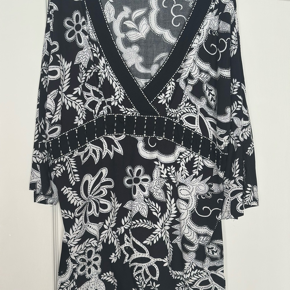 Black and White Floral tunic top XL